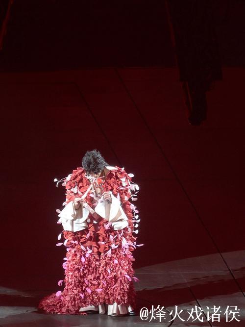 18记三分掀狂潮! 首钢园主场表演燃情上演! 18记三分掀狂潮! 首钢园主场表演燃情上演!