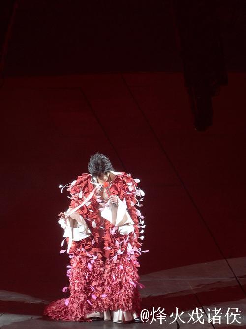 18记三分掀狂潮! 首钢园主场表演燃情上演! 18记三分掀狂潮! 首钢园主场表演燃情上演!